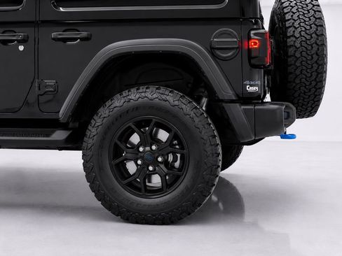 Used 2024 Jeep Wrangler Unlimited AWD/4WD image 9