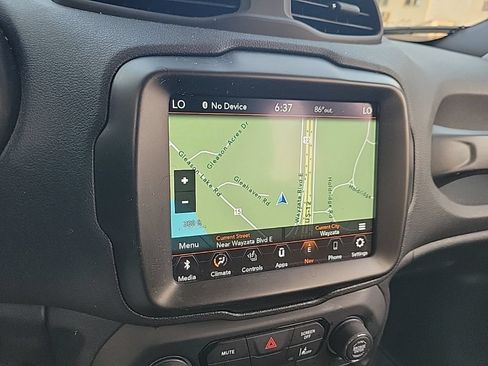 Used 2022 Jeep Renegade Latitude w/ Convenience Group AWD/4WD image 28