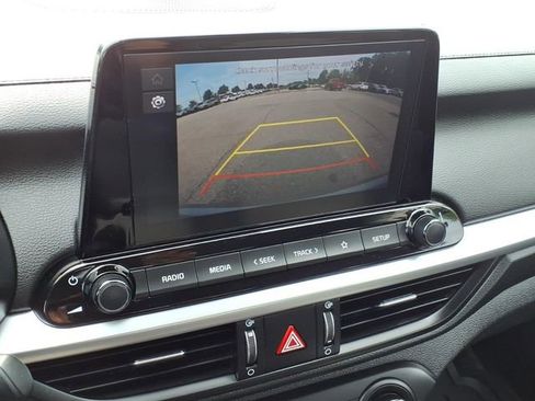 Used 2024 Kia Forte LXS w/ LXS Technology Package FWD image 18
