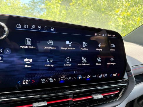 New 2025 Chevrolet Silverado EV RST image 33