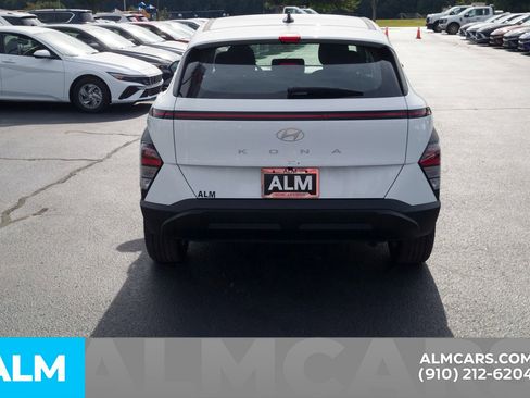 Certified 2026 Hyundai Kona SE image 6