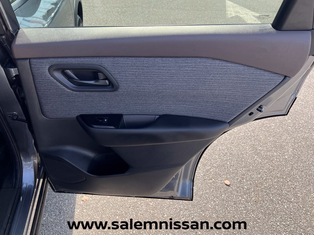 Used 2023 Nissan Rogue S AWD/4WD image 22