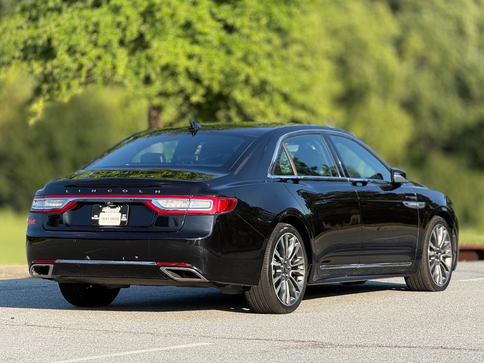 Used 2020 Lincoln Continental AWD w/ Premium Package image 11