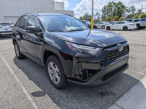 Certified 2025 Toyota RAV4 XLE AWD/4WD image 1
