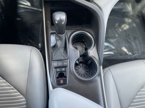 Used 2022 Toyota Camry SE image 14