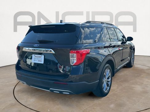 Used 2024 Ford Explorer XLT w/ Equipment Group 202A RWD image 10