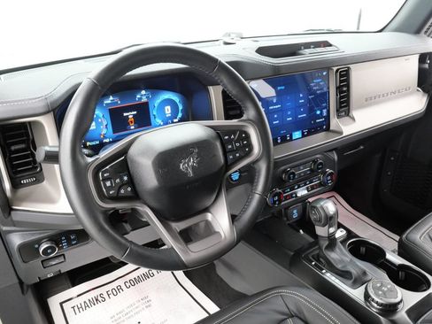 Used 2025 Ford Bronco Outer Banks AWD/4WD image 12