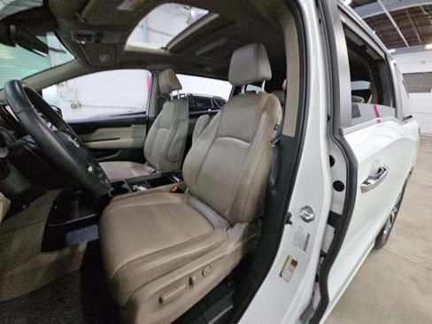 Used 2024 Honda Odyssey Touring image 6