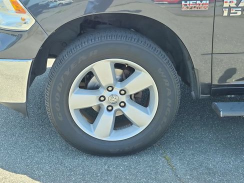 Used 2018 RAM 1500 Classic SLT AWD/4WD image 19