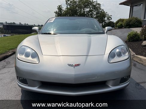 Used 2006 Chevrolet Corvette Coupe w/ Preferred Equipment Group RWD image 2