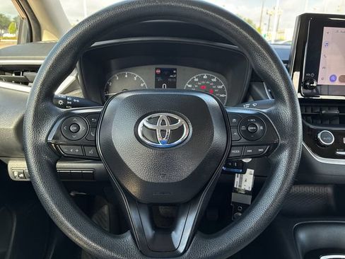 Certified 2025 Toyota Corolla LE FWD image 21