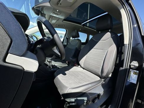 Certified 2023 Volkswagen Taos SE w/ Panoramic Sunroof Package AWD/4WD image 19
