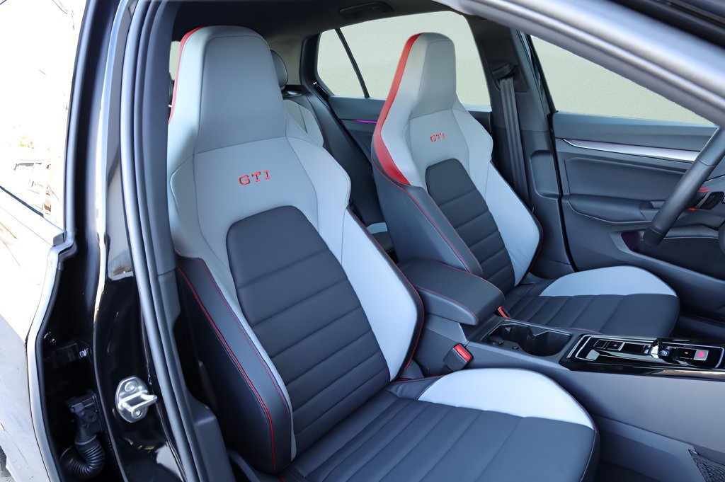 Used 2026 Volkswagen GTI Autobahn FWD image 23