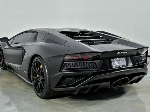 Used 2018 Lamborghini Aventador S AWD/4WD image 10
