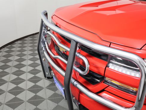 Used 2018 Chevrolet Silverado 1500 LT w/ All Star Edition image 11