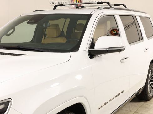 Used 2022 Jeep Grand Wagoneer Series III w/ Rear Seat Video Group 1 image 53