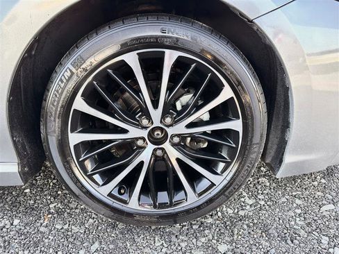 Used 2020 Toyota Camry SE image 12
