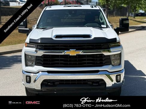 Used 2024 Chevrolet Silverado 3500 LT w/ Convenience Package AWD/4WD image 9
