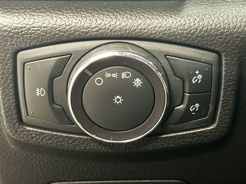 Used 2020 Ford Expedition XLT image 12