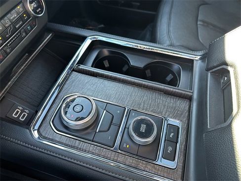 Certified 2019 Ford Expedition Max Limited w/ Equipment Group 302A image 25