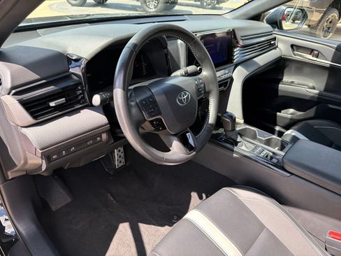 Used 2025 Toyota Camry SE FWD image 10