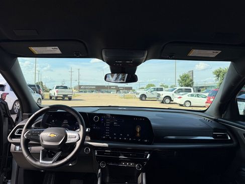 Used 2024 Chevrolet Traverse LS FWD image 22
