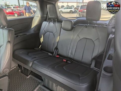 New 2025 Chrysler Pacifica Select w/ Fav Edition Package image 22