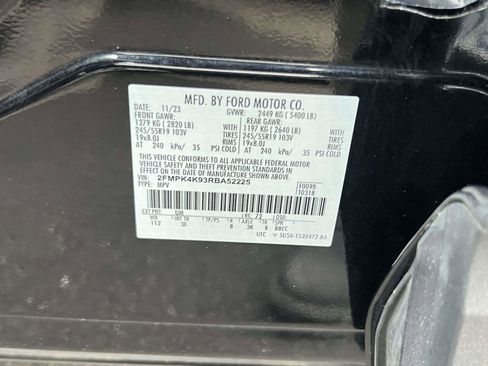 Used 2024 Ford Edge Titanium image 25