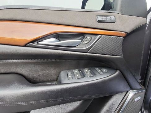 Used 2018 Cadillac Escalade Luxury image 23