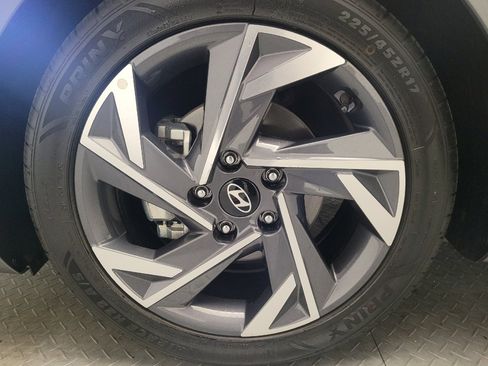 Used 2025 Hyundai Elantra SEL FWD image 31