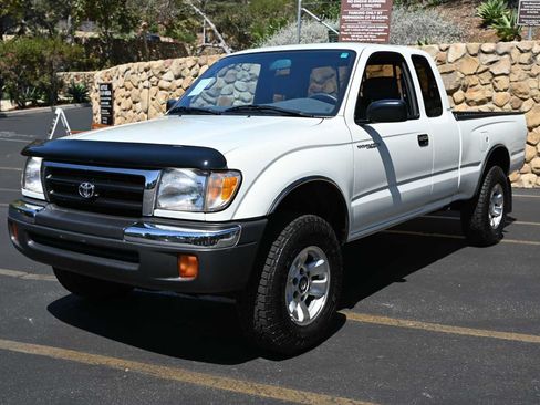 Used 1998 Toyota Tacoma 4x4 Xtracab V6 w/ Convenience Pkg image 2
