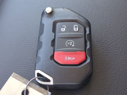 New 2026 Jeep Gladiator Sahara image 31