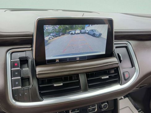 Used 2021 Chevrolet Suburban LT RWD image 26