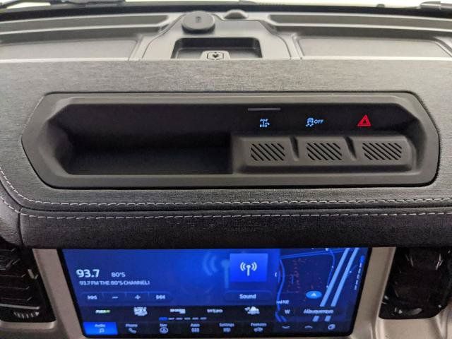 Used 2025 Ford Bronco Outer Banks AWD/4WD image 9