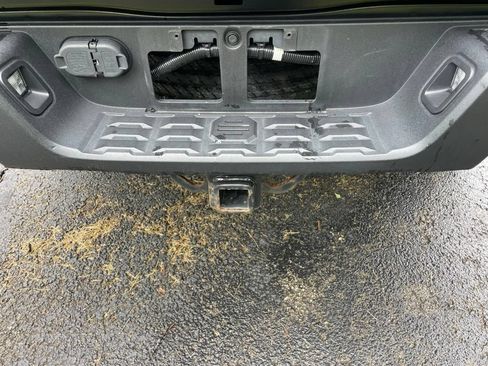 Used 2021 Toyota Tacoma SR5 AWD/4WD image 19