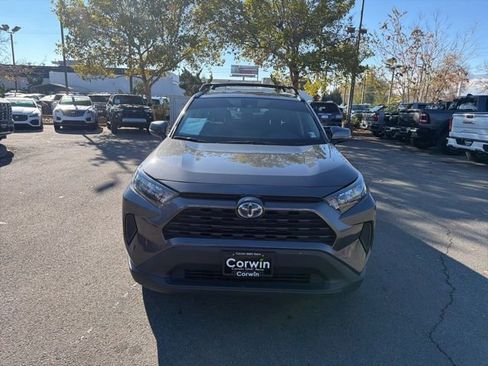 Used 2021 Toyota RAV4 LE image 9