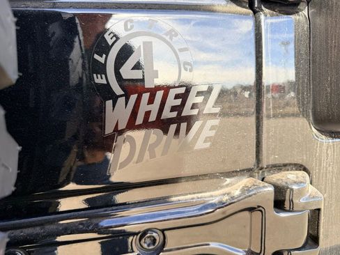 Used 2023 Jeep Wrangler Unlimited w/ Cold Weather Group image 15