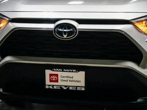 Certified 2019 Toyota RAV4 LE image 9