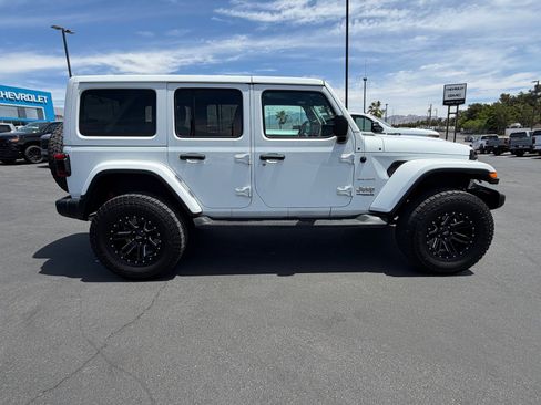 Used 2020 Jeep Wrangler Unlimited Sahara AWD/4WD image 2