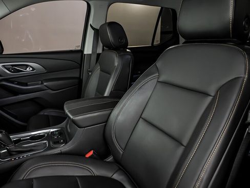 Used 2019 Chevrolet Traverse Premier w/ LPO, 'HIT The Road' Package AWD/4WD image 16