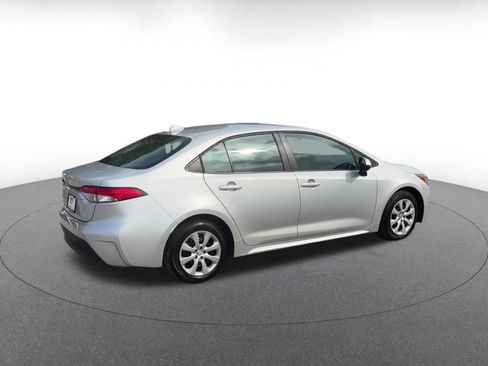 Used 2025 Toyota Corolla LE FWD image 15