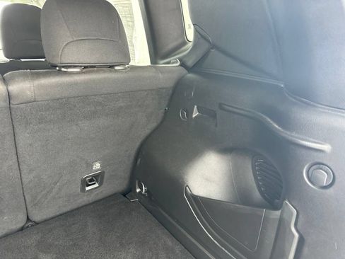 Used 2022 Jeep Renegade Latitude AWD/4WD image 22
