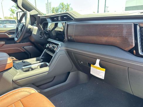 New 2025 GMC Sierra 2500 Denali Ultimate w/ Max Trailering Package image 29