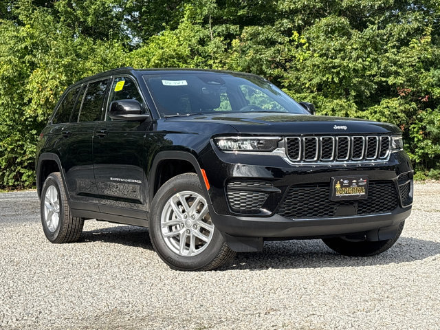 New 2026 Jeep Grand Cherokee Laredo AWD/4WD image 2