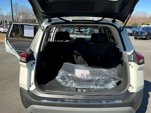 Used 2023 Nissan Rogue SV image 23