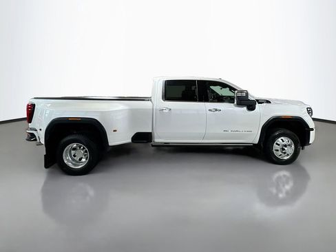 Used 2024 GMC Sierra 3500 Denali Ultimate AWD/4WD image 5