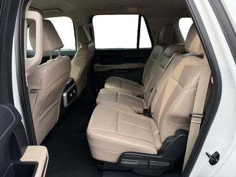 Certified 2024 Ford Expedition Max XLT image 16