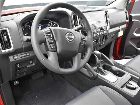 Certified 2025 Nissan Frontier SV w/ SV Convenience Package image 7