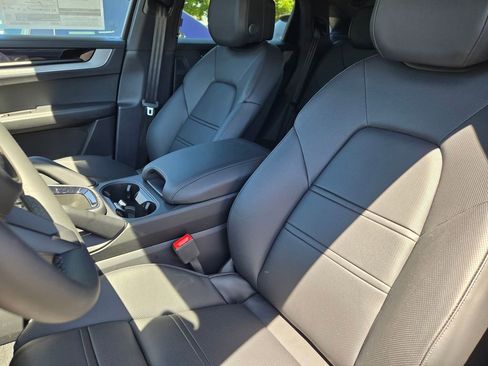 New 2025 Porsche Cayenne E-Hybrid Coupe image 5