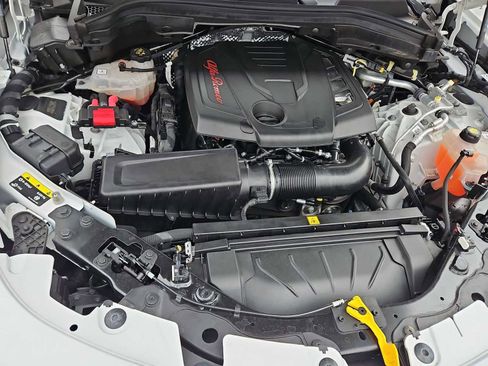 Used 2022 Alfa Romeo Stelvio Ti image 14